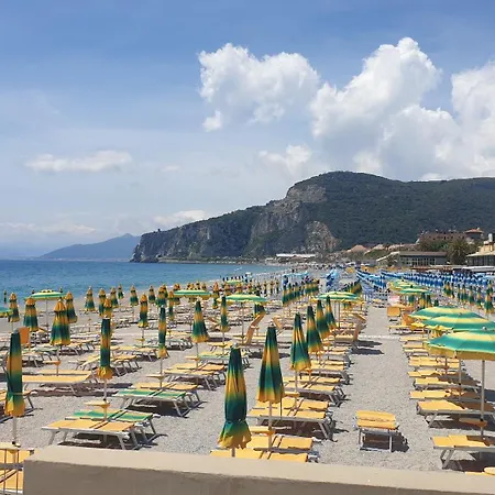 Piccolo Center 2* 피날레리구레